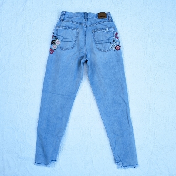 American Eagleâ•‘Floral Embroidered Mom Jeansâ•‘Size 00 - Picture 6 of 6